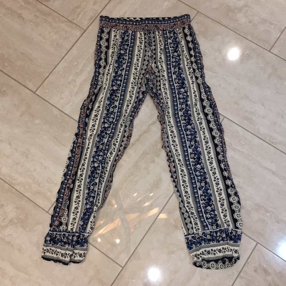 Patterned flowy pants